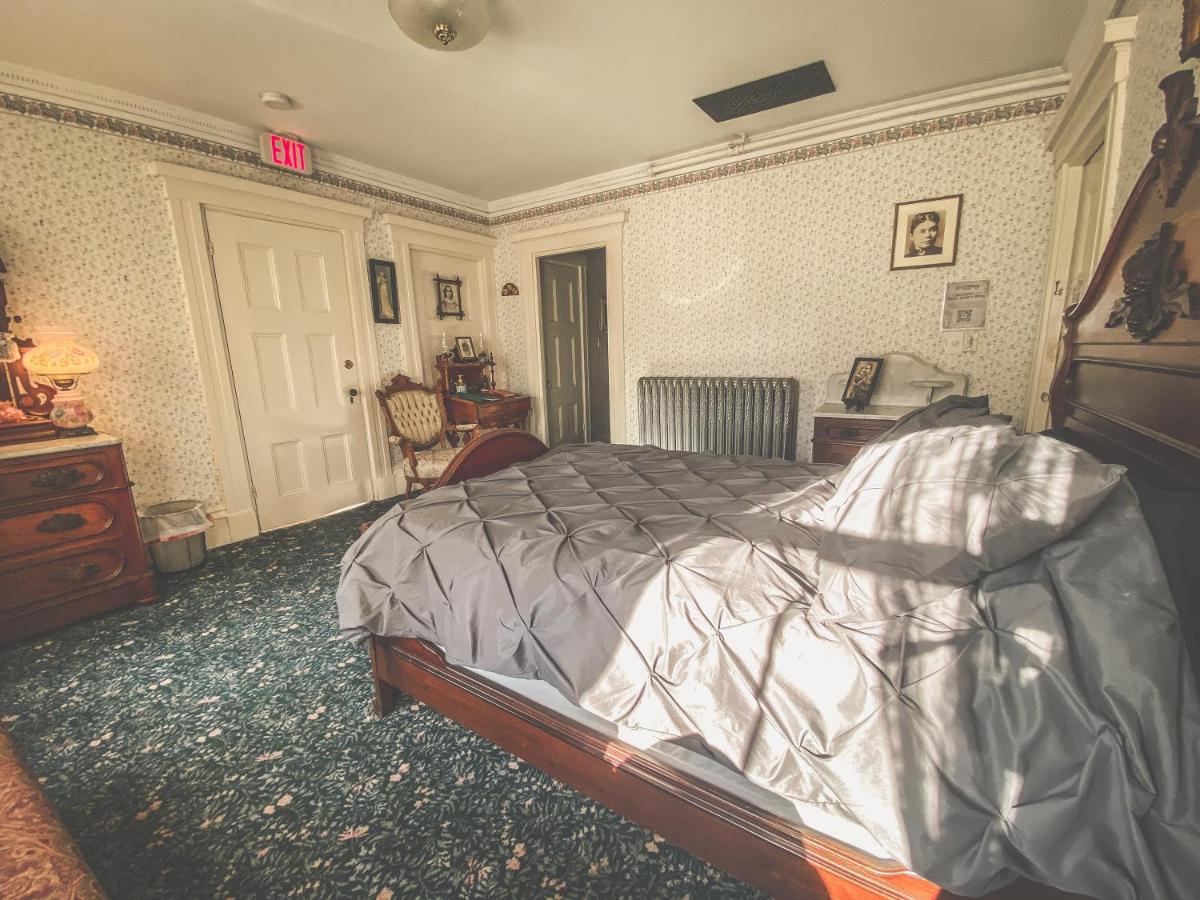 Lizzie Borden House Fall River Exterior foto